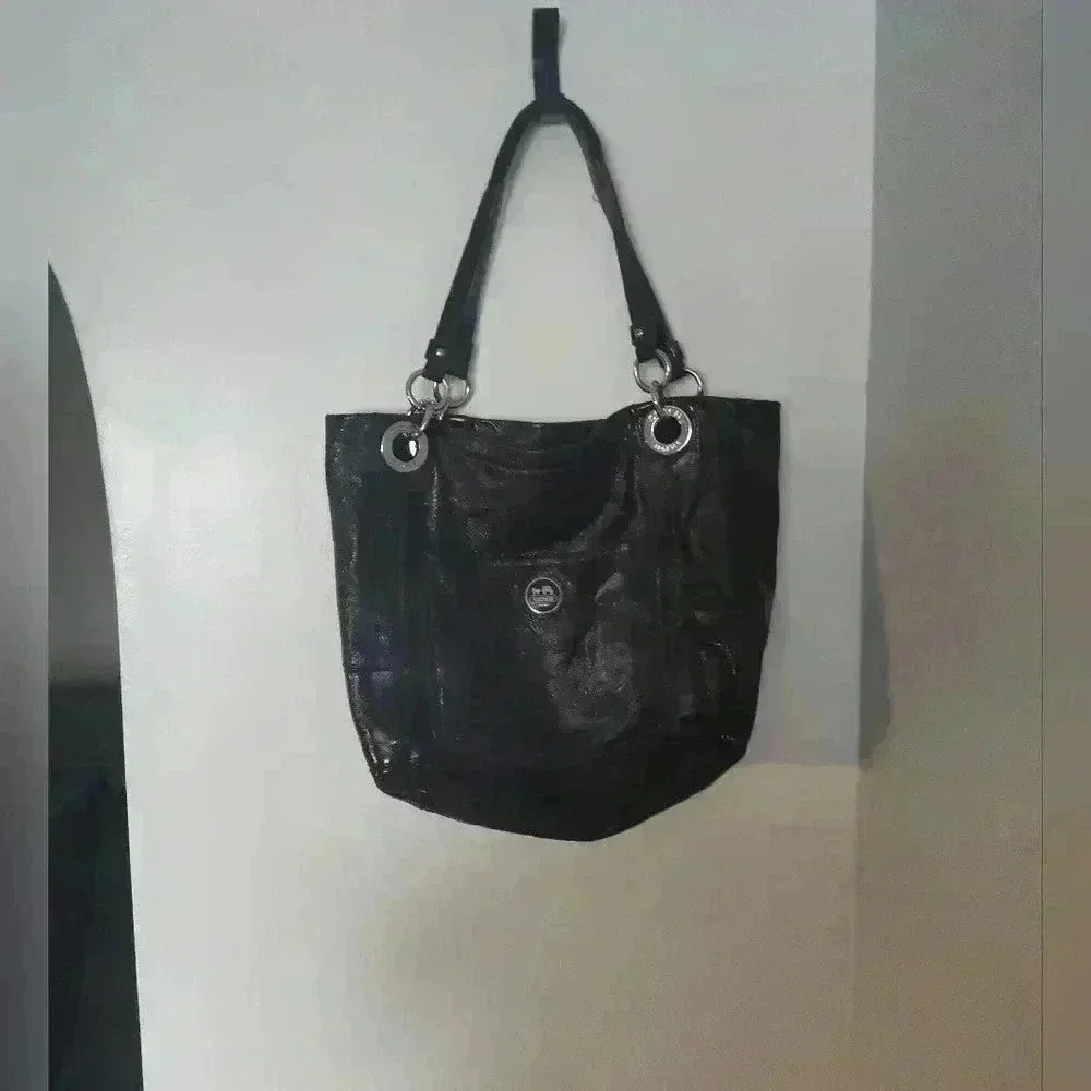 COACH VINTAGE PATENT SIGNATURE TOTE